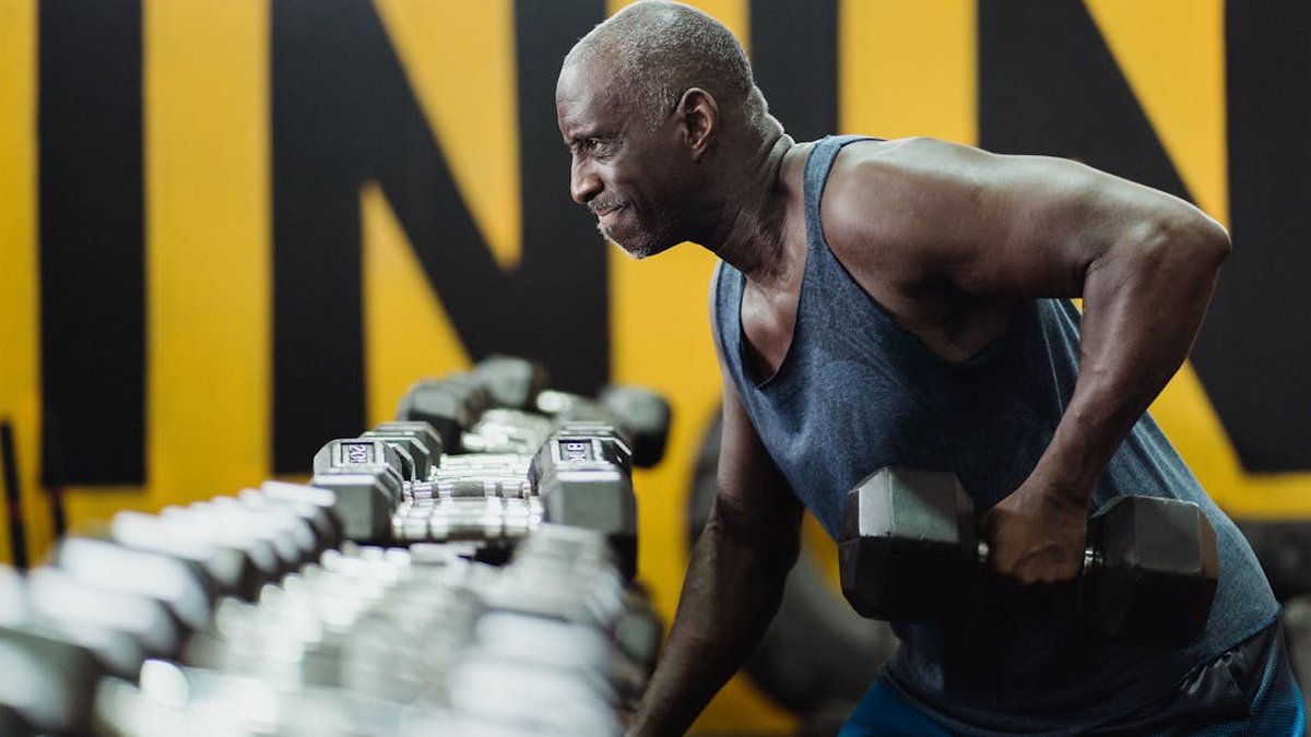 Dynamic Stretching vs Static Stretching: When and How to Do Each